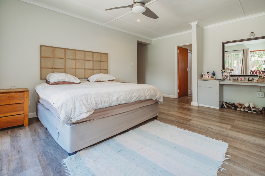 4 Bedroom Property for Sale in Loerie Park Western Cape